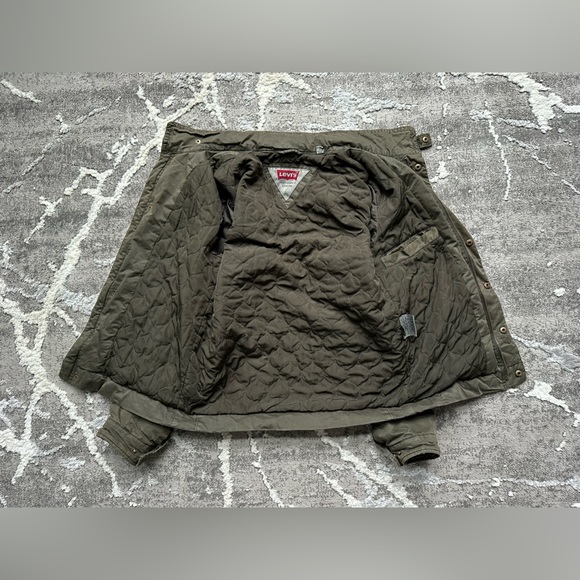 Levi Men’s Army Green Quilted Bomber Jacket with Packable Hood - Picture 3 of 5